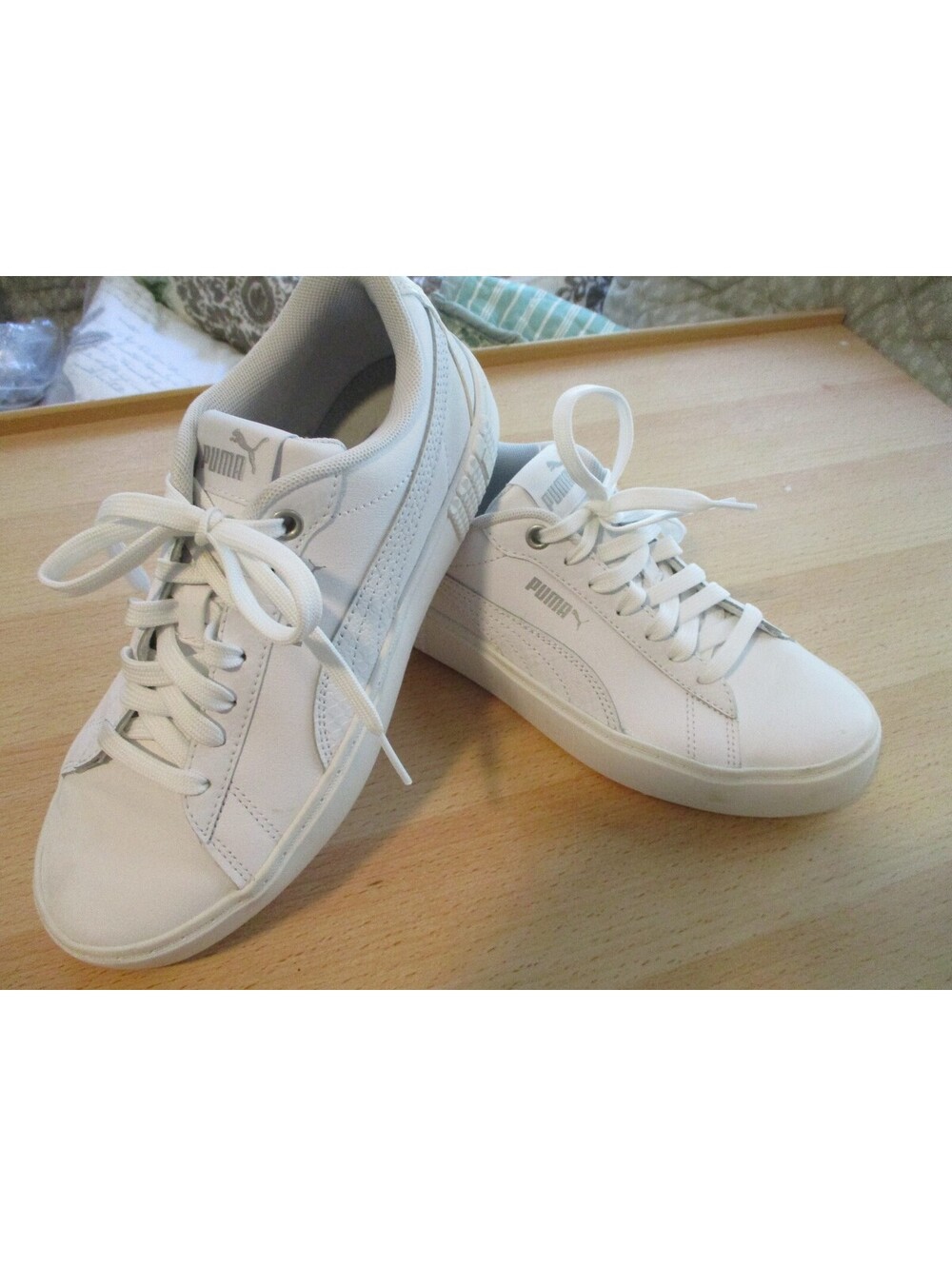 Puma White Classic Leather Womens Sneakers Size 7.5 Low Top Shoes